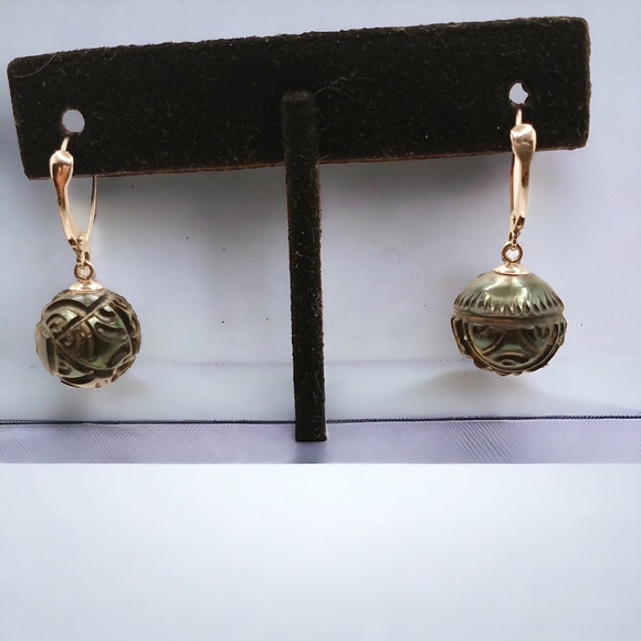 HKJ Jewelry - 14 Kt White Gold 12.5-13MM Hand Carved Tahitian Pearl Leverback Earrings